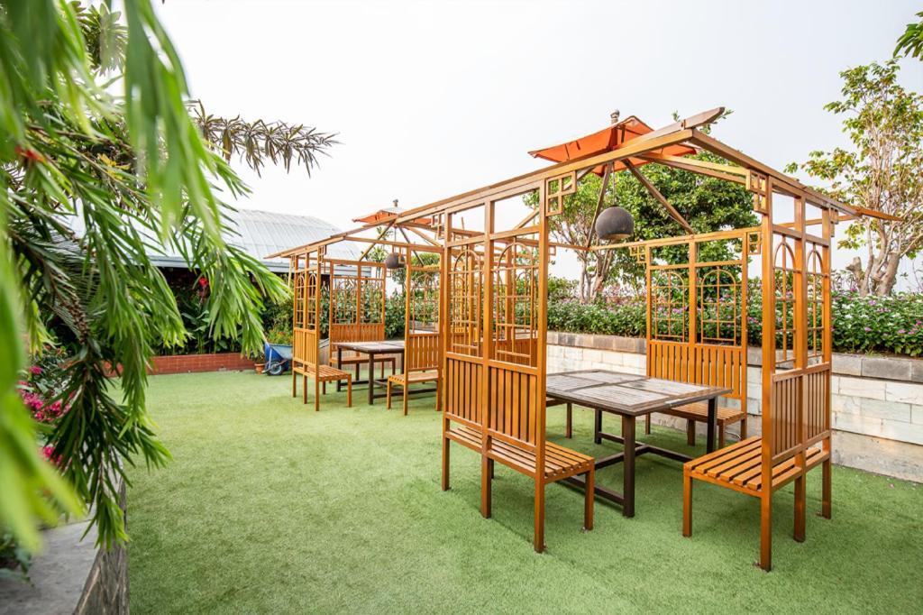 Dhaka Regency Hotel & Resort Exterior foto